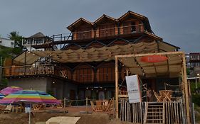 HOTEL EXTASIS ZIPOLITE nudista en zona de fiesta